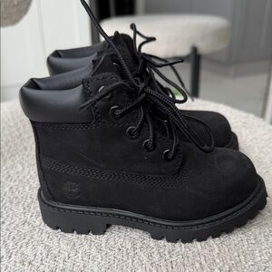 Timberland Kids Black Leather Boots Boys Size 8 (Like New!)